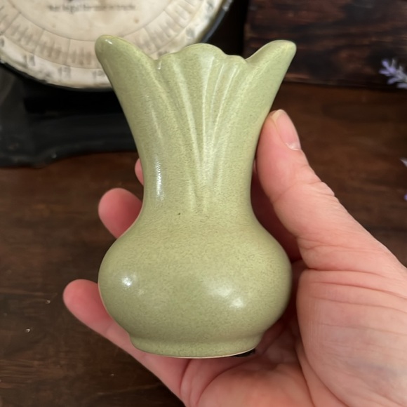 VTG | Royal Haeger 4” Bud Vase - Picture 3 of 7